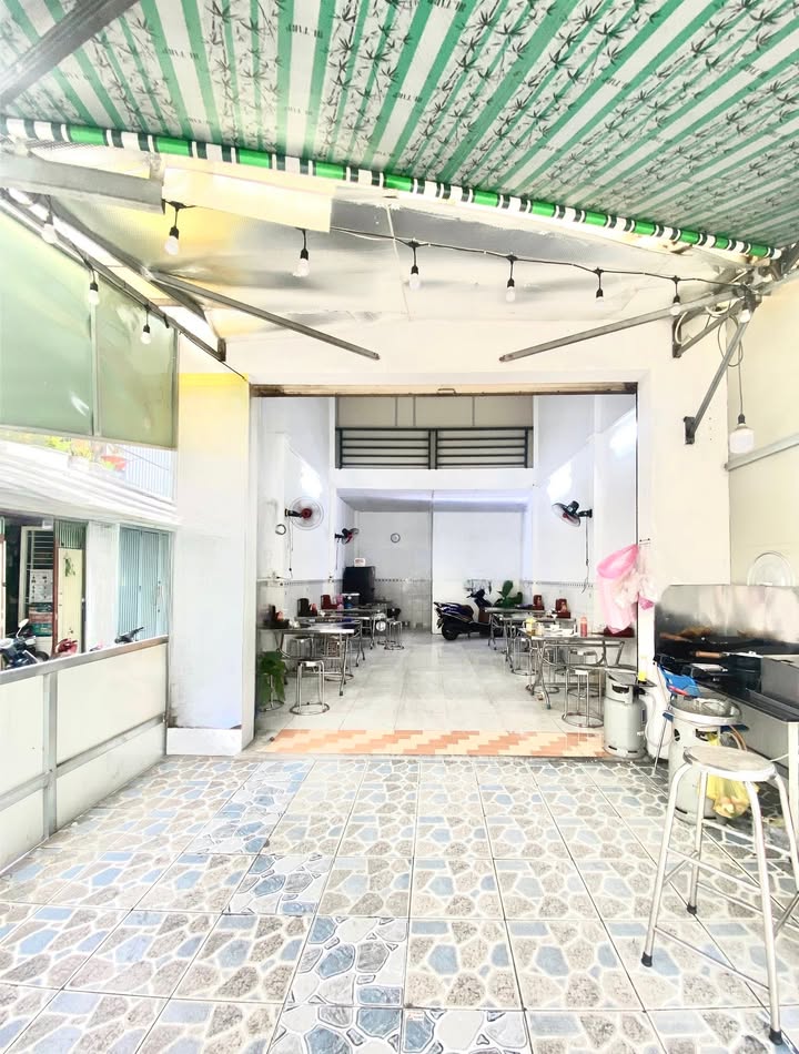 Cho thuê nhà 2 góc mặt tiền Thoại Ngọc Hầu, Tân Phú 48m² - Thiết kế hiện đại, giá chỉ 12 triệu/tháng!