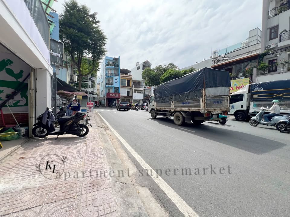 Mặt bằng kinh doanh Đào Duy Anh, Phú Nhuận 40m² giá 10 triệu - Vị trí đắc địa, dễ tìm!