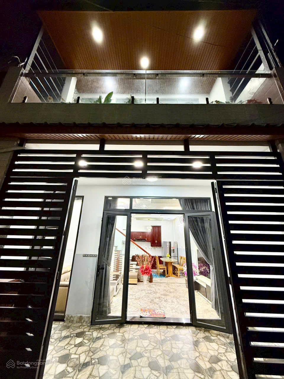 Bán căn nhà 1 trệt 1 lầu tại Quận 8 - Diện tích 80m², giá 1.2 tỷ - Sổ hồng riêng, hoàn công đầy đủ!