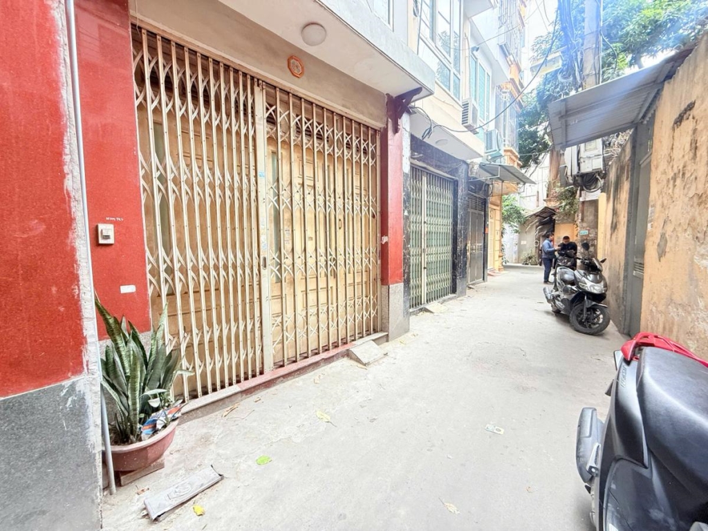 Nhà riêng Cầu Giấy - Trần Bình 38m² giá 10.5 tỷ - Sổ đỏ chính chủ, giao dịch trong ngày!