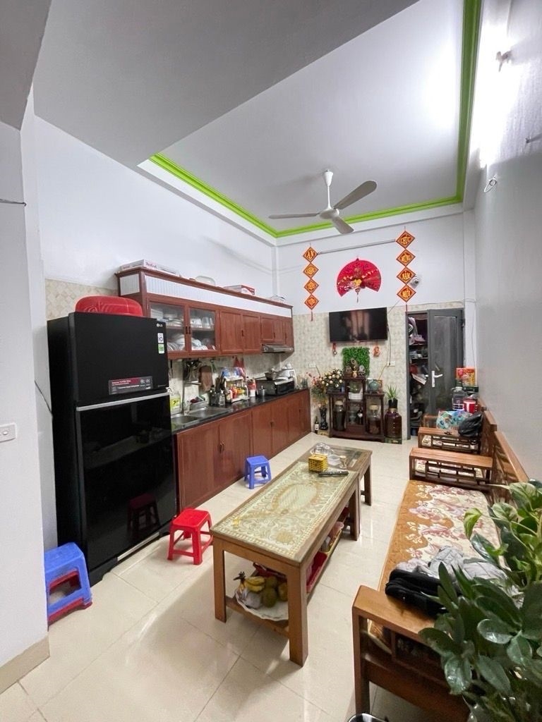 Bán nhà Gia Quất Long Biên 32m² giá 5,5 tỷ - Ô tô đỗ cửa, 4 phòng ngủ