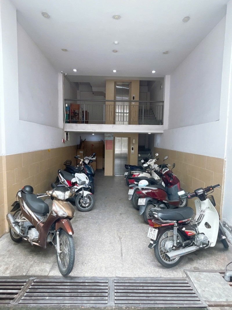 Nhà phố 2 mặt tiền Trịnh Đình Trọng, Tân Phú 180m² giá 29 tỷ - Kinh doanh sinh lời ngay!