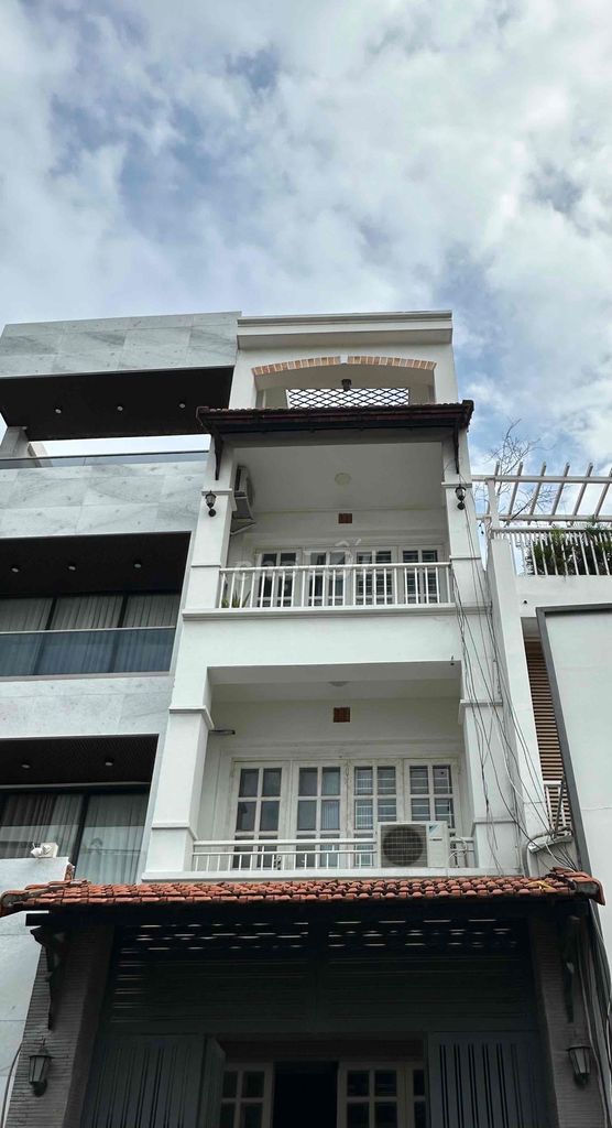 Nhà cho thuê mặt tiền đường Trường Sa, Phú Nhuận 100m² - Phù hợp văn phòng, spa