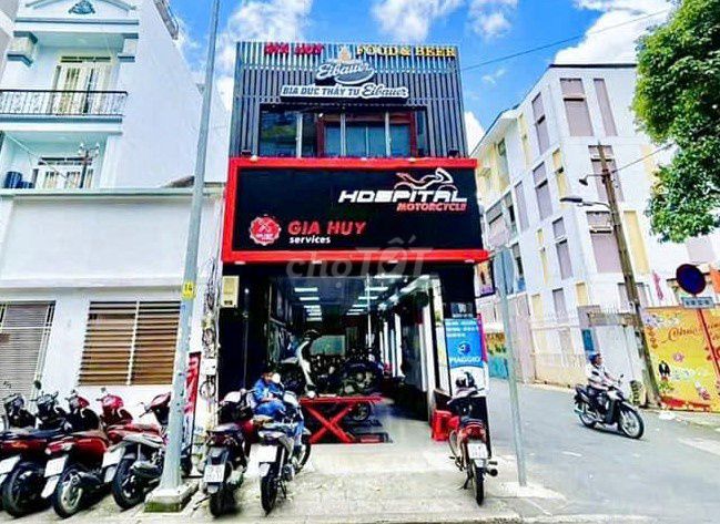 Nhà góc 2 mặt tiền Sư Vạn Hạnh, Q.10 - 200m² giá 60 triệu/tháng - Vị trí đắc địa cho kinh doanh!