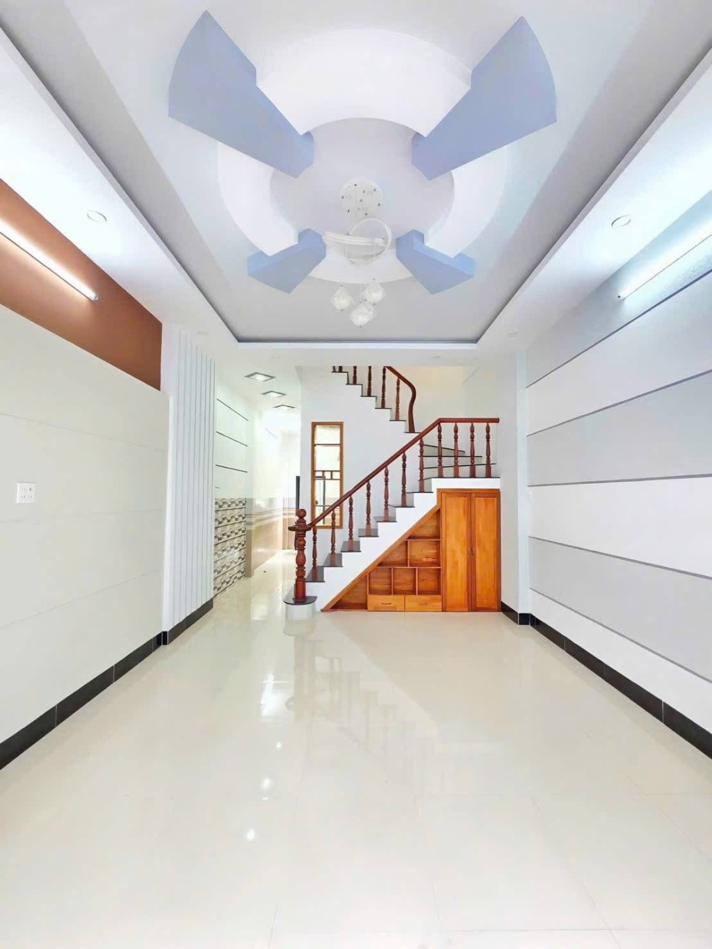 Nhà 3 tầng đường Nguyễn Văn Cừ, Cần Thơ 51.4m² giá 3.19 tỷ - Đậu xe ô tô trong nhà!