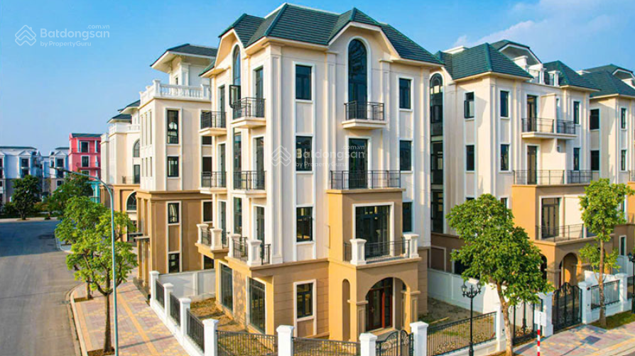 Bán liền kề xẻ khe Vịnh Tây, 105m² giá chỉ 12,8 tỷ - Đối diện nhà xe, sát chung cư!