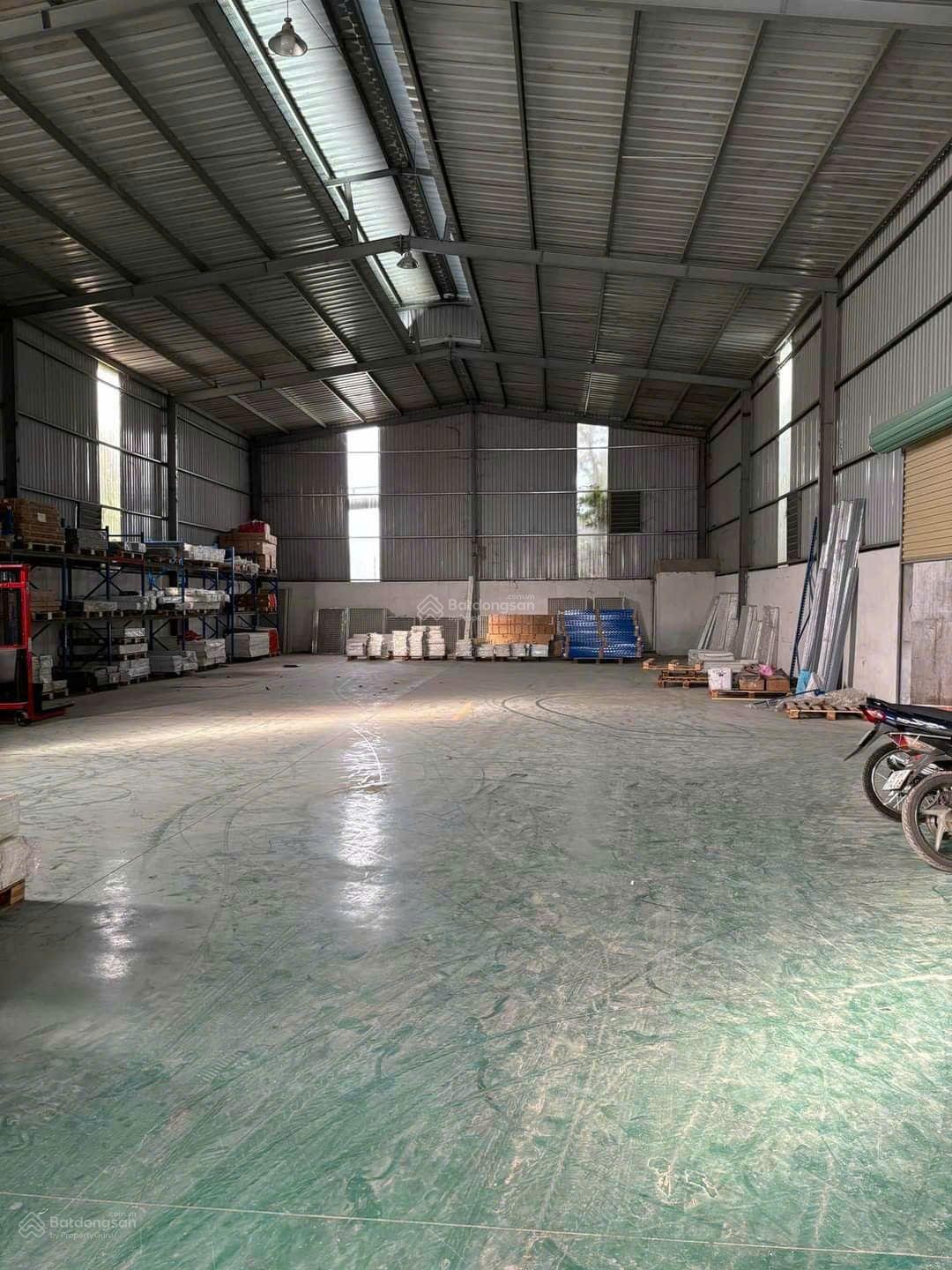 Cho thuê nhà xưởng 400m² gần Quốc Lộ 1A cầu vượt Tân Thới Hiệp - Phù hợp mọi ngành nghề!