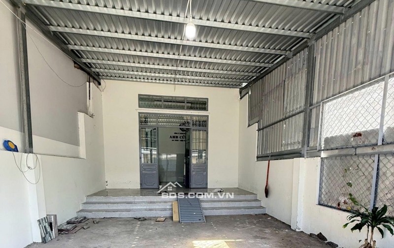 Nhà cấp 4 Phước Thạnh, Củ Chi 135m² chỉ 650 triệu - Sổ hồng riêng, dọn vào ở ngay!