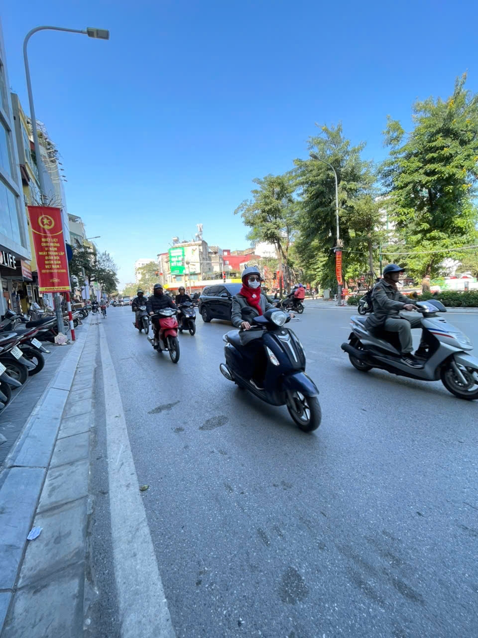 Bán nhà mặt phố Thanh Nhàn, lô góc siêu vip, view công viên, giá 3.6 tỷ