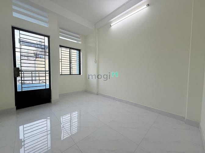 Căn hộ Chung cư Phan Văn Trị, Bình Thạnh 63m² giá 3.4 tỷ - Sổ hồng riêng, gần Emart!