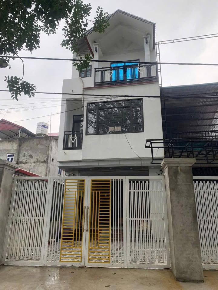 Nhà 3 tầng tại Quang Minh, Mê Linh 74m² - Chính chủ bán gấp!