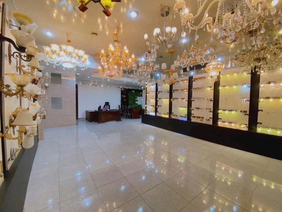 Cho thuê nhà nguyên căn 5 tầng tại đường Trần Hưng Đạo, Pleiku - Phù hợp kinh doanh ngay!