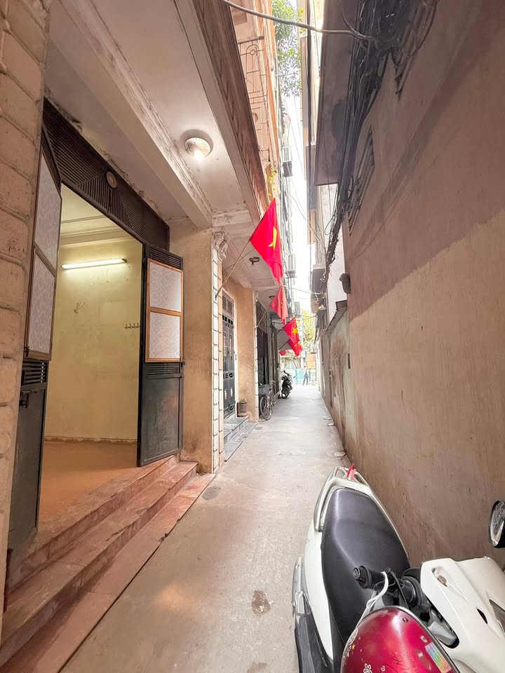 Nhà 5 tầng Xuân Đỉnh 28m² giá 3 tỷ - Chính chủ bán, vị trí đắc địa!