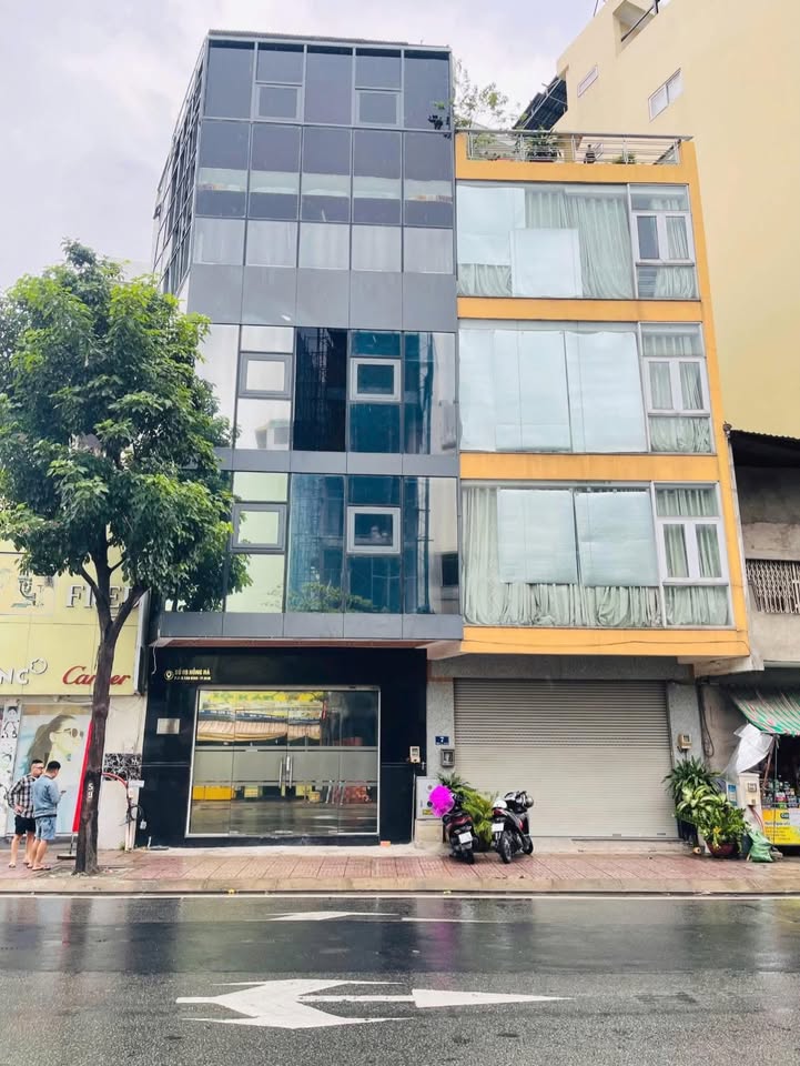 Tòa nhà mặt tiền Hồng Hà Tân Bình 44m² giá 12.99 tỷ - Đầu tư sinh lời ngay!