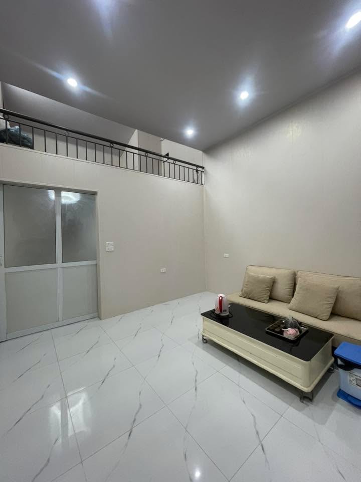 Nhà nguyên căn Đống Đa 1 tầng 1 tum giá 5.7 triệu - Vị trí trung tâm thuận tiện giao thông!