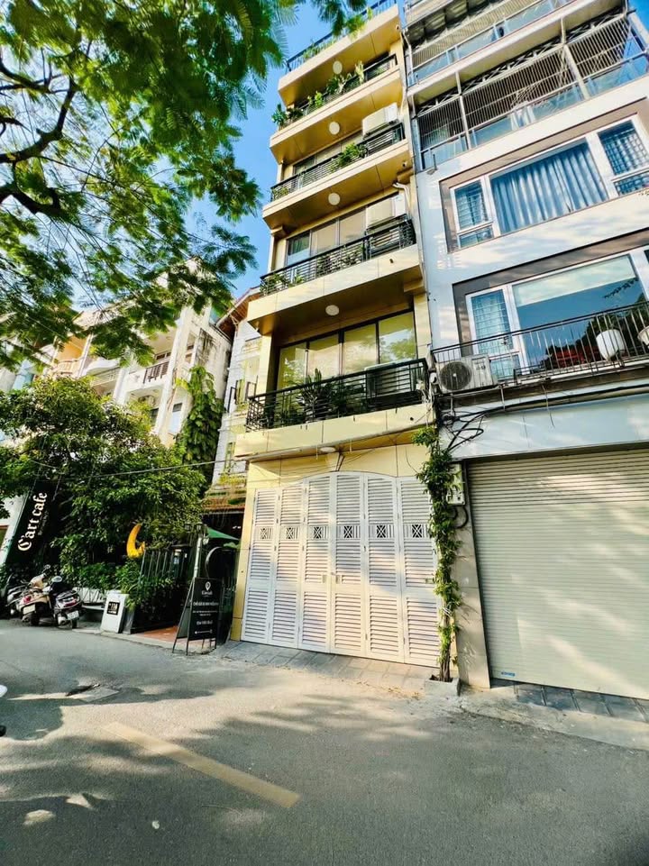 Bán nhà Nghĩa Đô Cầu Giấy 68m² giá 35 tỷ - Nhà đẹp ở ngay, đón Tết sang trọng!