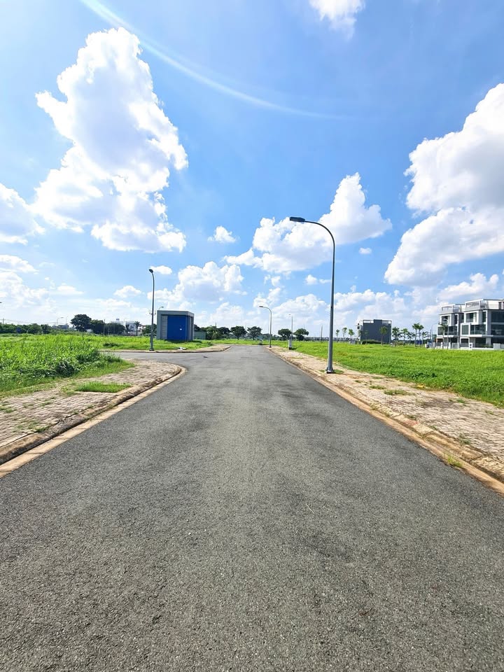 Đất nền liền kề Khu đô thị Đông Tăng Long, Quận 9 - Sổ hồng riêng - Bán gấp 7.35 tỷ