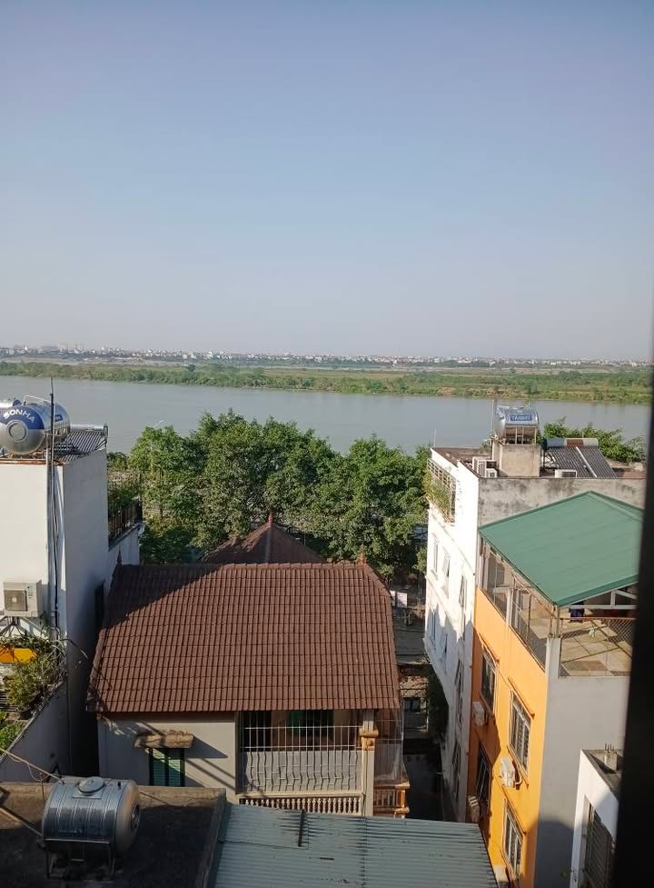 Nhà An Dương Vương Tây Hồ 35m² giá 1.1 tỷ - View sông Hồng thoáng mát!