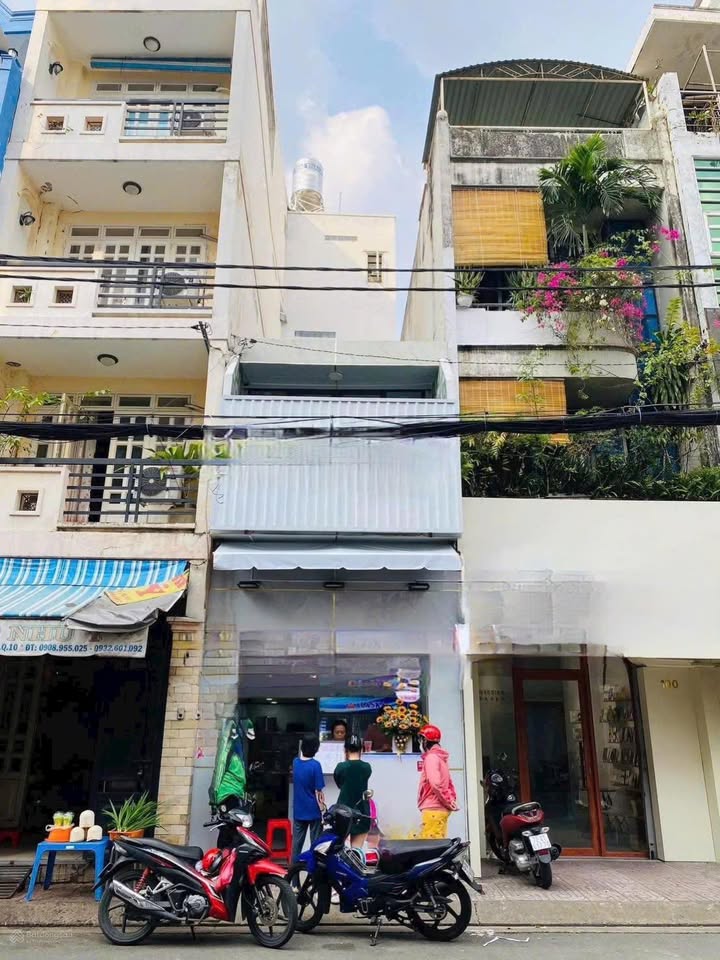 Nhà mặt tiền đường Hồ Bá Kiện, Quận 10, 32m², cho thuê chỉ 20 triệu/tháng!