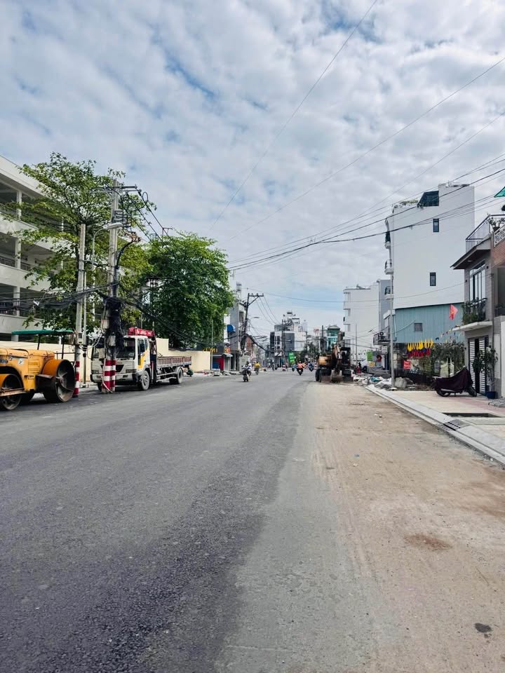 Nhà mặt tiền Chu Văn An, Bình Thạnh 40m² giá 11.9 tỷ - Tiện xây cao tầng!