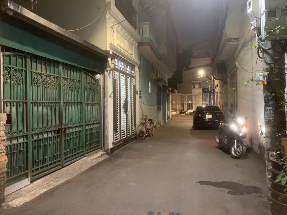 Nhà đẹp ngõ 43 Cổ Nhuế 45m² giá 8 tỷ - Ô tô đỗ cửa, sổ đỏ chính chủ!