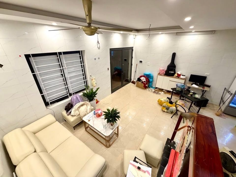 Nhà đẹp Âu Cơ 37m² giá 2.6 tỷ - Sẵn sàng vào ở ngay!