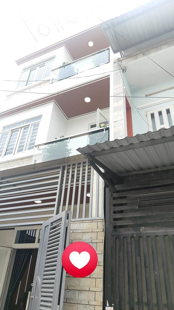Nhà 3 tầng đường Nguyễn Duy Cung, Gò Vấp 24m² giá 4.25 tỷ - Thiết kế đẹp, gần mặt tiền!
