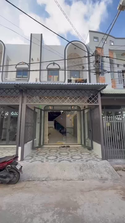 Nhà Trệt Lầu Khu Dân Cư Hưng Thịnh, Sóc Trăng 80m² giá 1.999 tỷ - Hướng Đông, Sẵn sàng vào ở!