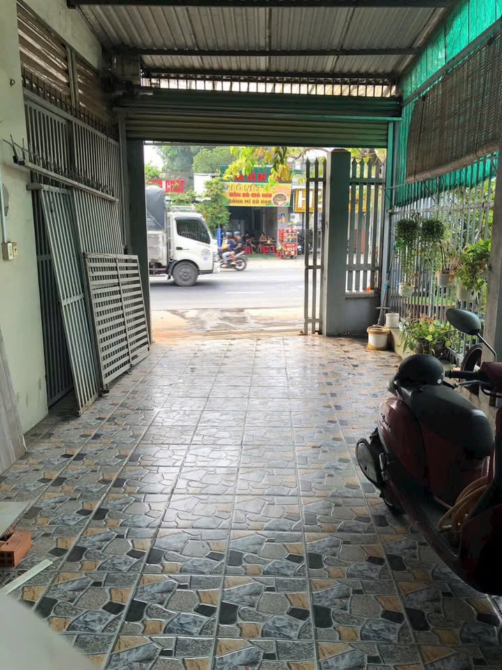 Cho thuê mặt tiền ĐT743 Dĩ An 180m² - Phù hợp cho kinh doanh đa ngành!