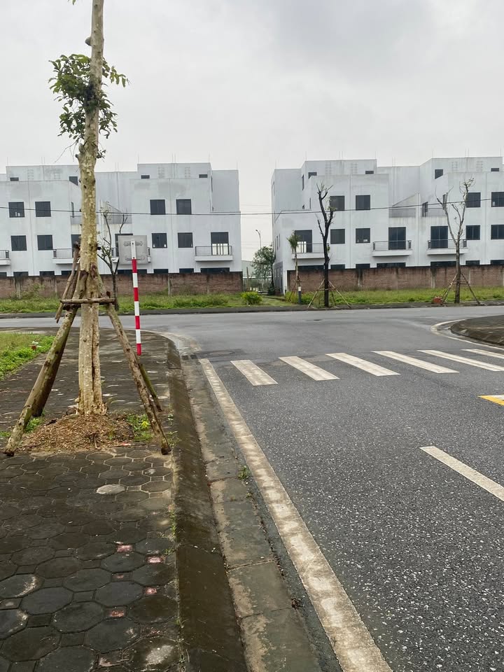 Đất nền TNR Hồng Lĩnh 126m² giá 2.6 tỷ - Đối diện công viên, tiện ích đầy đủ!