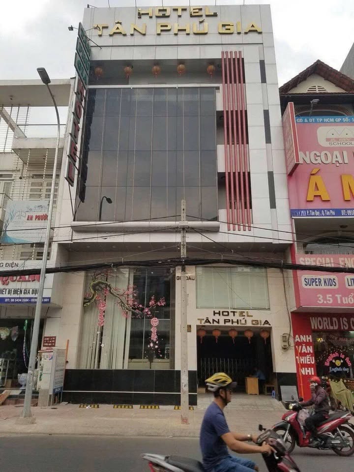 Nhà mặt tiền kinh doanh Gò Dầu, Tân Quý, 160m² giá 52 tỷ - Đầu tư sinh lời cao!