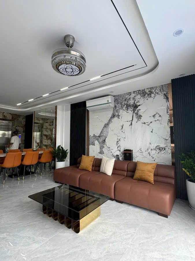 Nhà riêng Ngọc Thụy Long Biên 50m² giá 10 tỷ - Thiết kế 6 tầng sang trọng, gara ô tô 7 chỗ