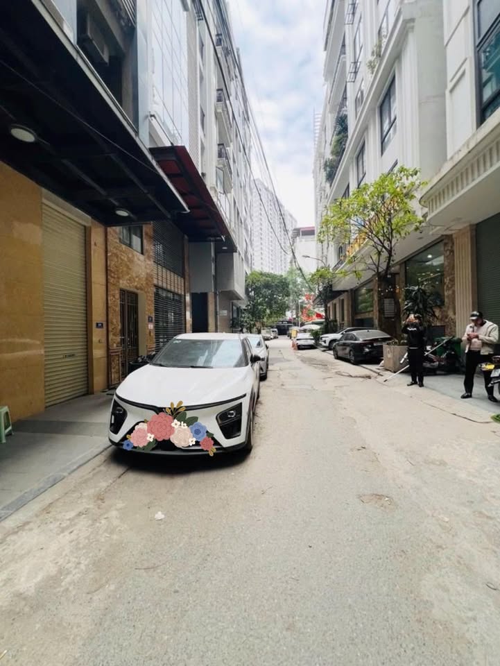 Nhà mặt phố Liễu Giai, Ba Đình 65m² giá 25 tỷ - Kinh doanh sầm uất, ô tô tránh!