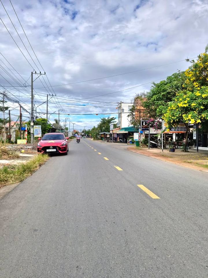 Nhà mặt tiền đường Trịnh Phong Đáng, Hòa Thành, Tây Ninh 84m² giá 1.9 tỷ - Vị trí đắc địa kinh doanh!