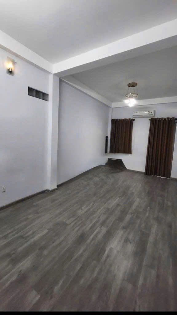 Nhà mặt tiền Phạm Hữu Chí, Q.5, 35m² giá 30 triệu - Kinh doanh tự do ngay!