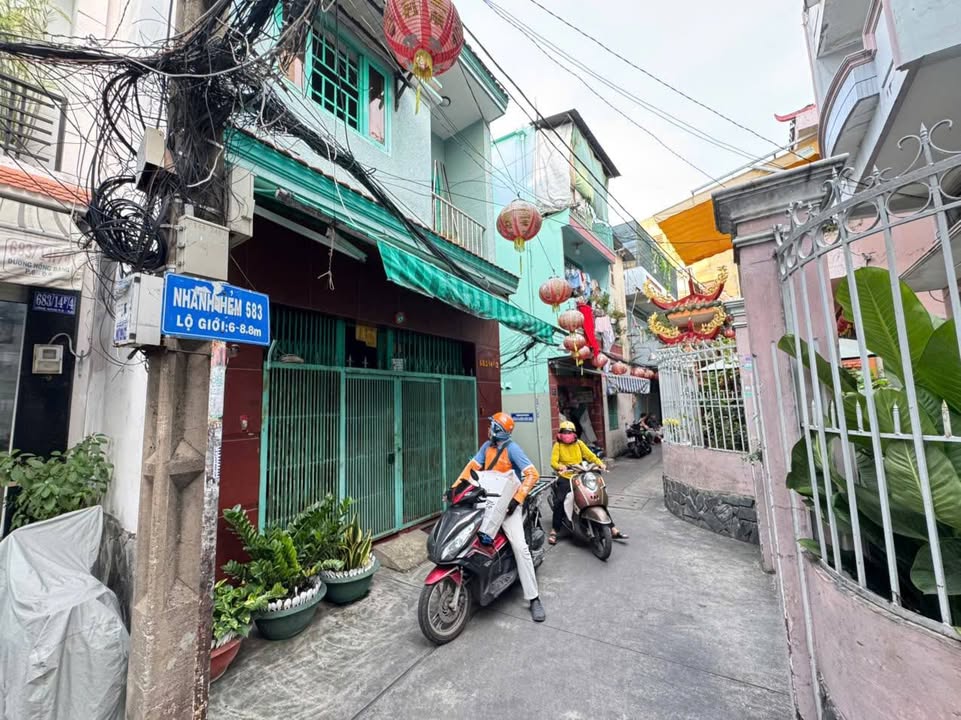 Nhà thuê 683 Hồng Bàng, P. Bình Tây, Q. 6 - 30m² giá 8 triệu/tháng - Không gian tiện nghi, hướng Nam!