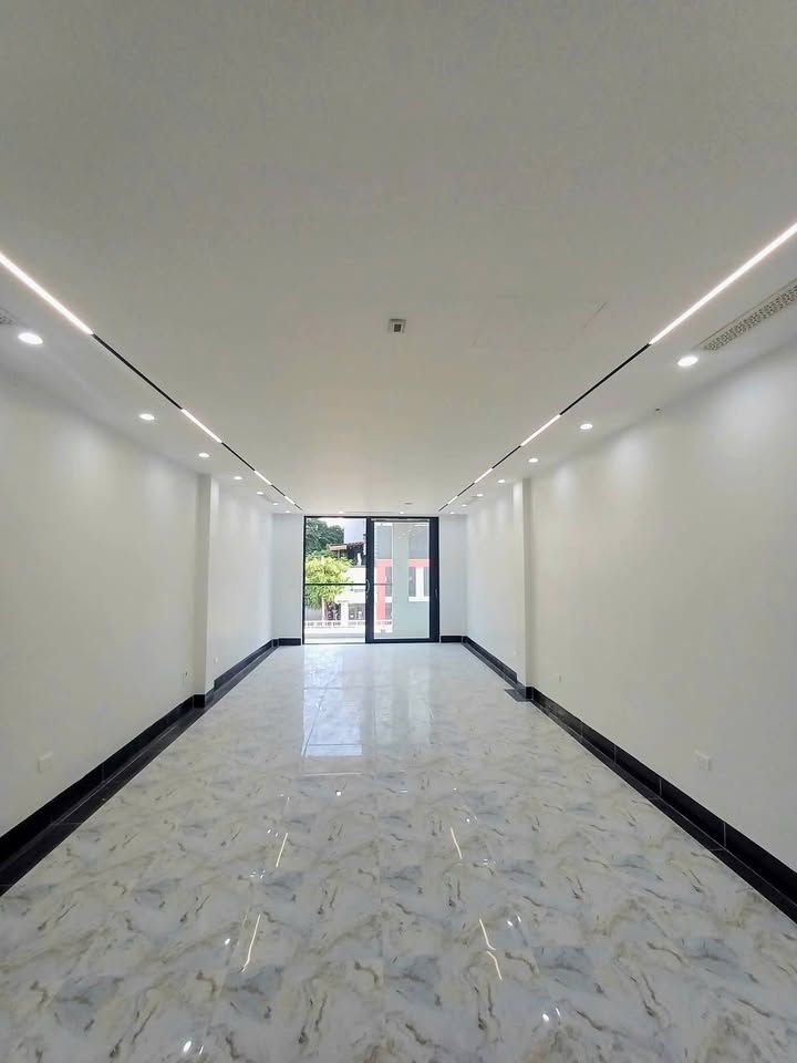 Nhà mặt phố Kim Đồng, Hoàng Mai 120m² giá 40 tỷ - Thiết kế hiện đại, sẵn sàng cho thuê!