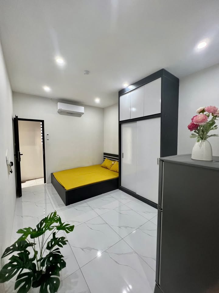 Phòng cho thuê Ngõ 132 Cầu Diễn, 16m² chỉ 3.3 triệu - Full nội thất, sẵn sàng vào ở!