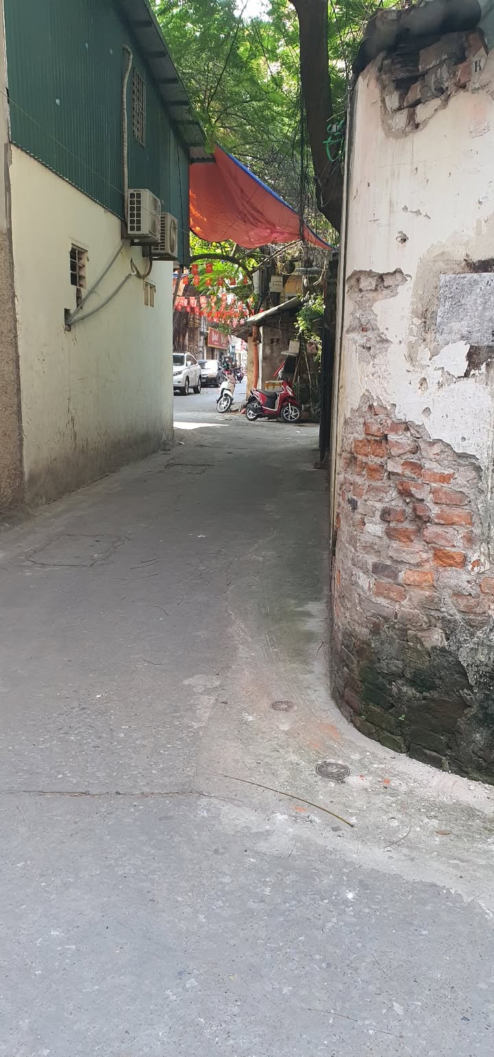 Nhà 6 tầng Hoàng Văn Thái 33m² giá 7 tỷ - Thoáng sáng, giao thông thuận tiện!