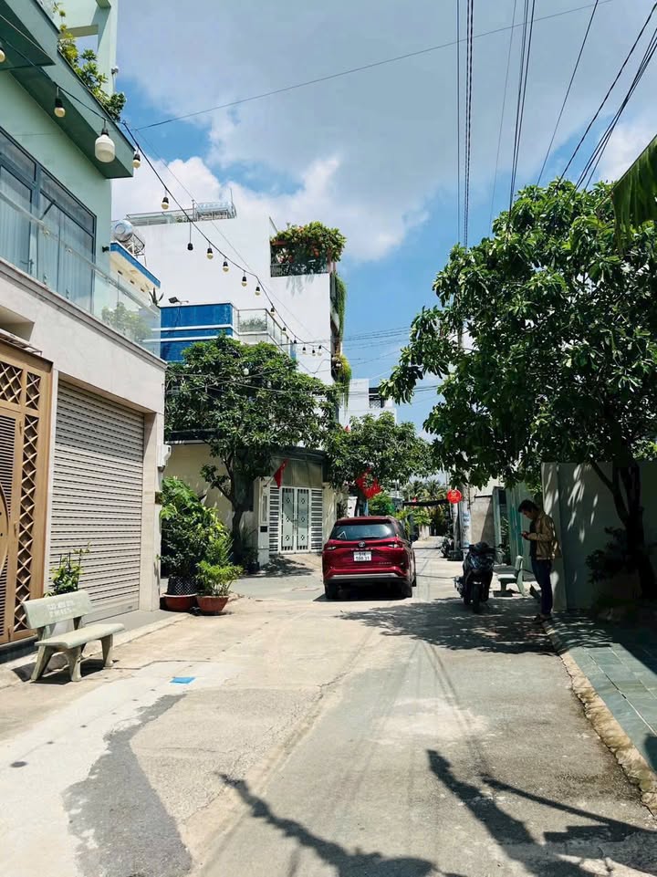 Bán đất liền kề 122m² hẻm 140/98 Vườn Lài - Giá chỉ 5.4 tỷ!