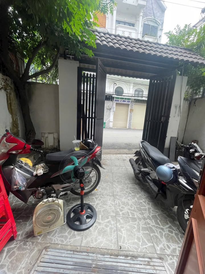 Nhà mặt tiền đường Nguyễn Duy Trinh, Thủ Đức 80m² giá 12 triệu - Cho thuê gấp!