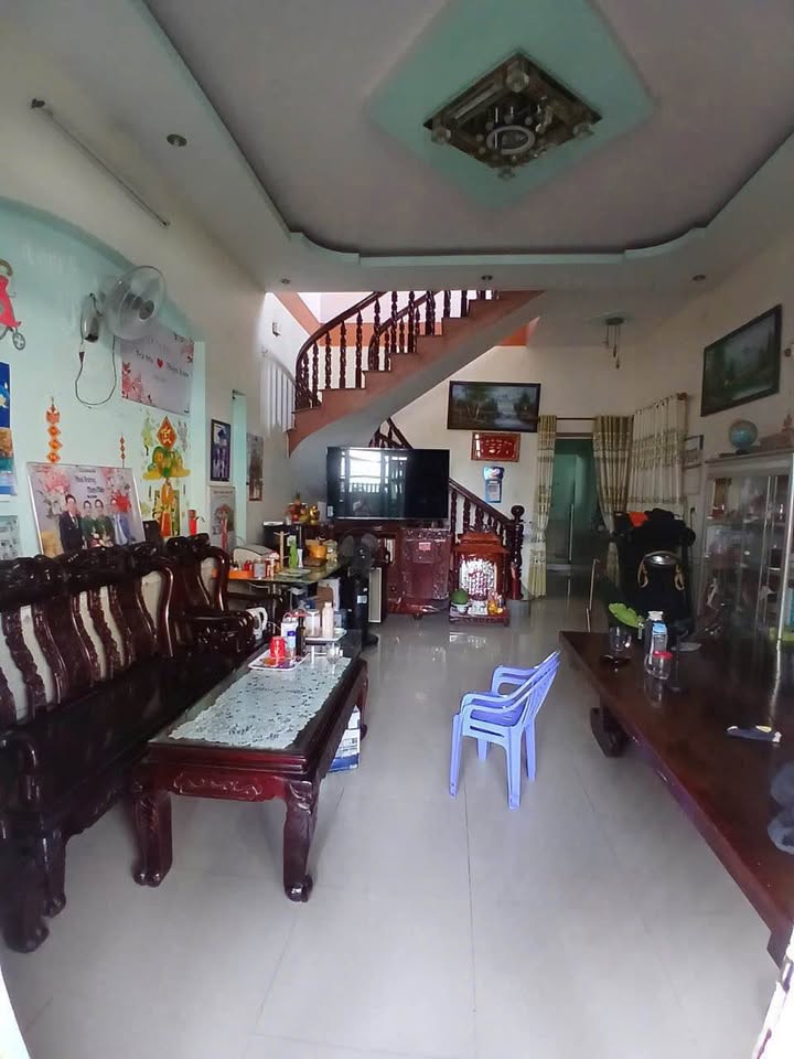 Nhà phố Biên Hòa 110m² giá 4.9 tỷ - Mặt tiền hẻm kinh doanh sầm uất!