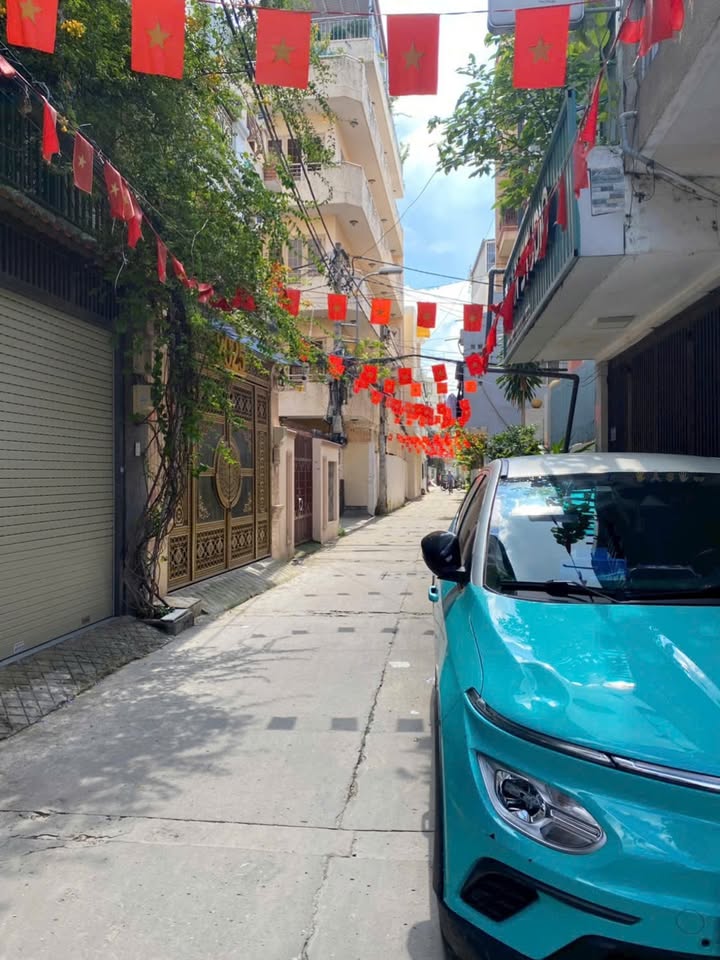 Nhà riêng Tân Bình 65m² giá 9 tỷ - Ô tô vào tận nhà, vị trí đẹp!