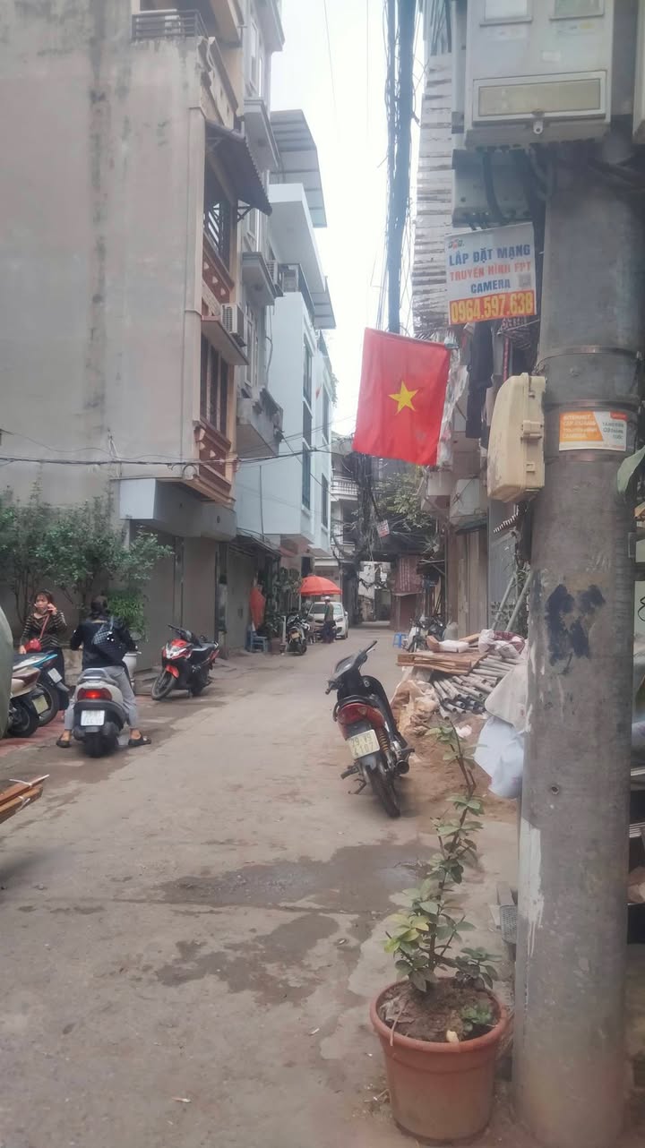 Nhà mặt ngõ ô tô tránh tại An Xá, Ba Đình 28m² giá 6 tỷ - Vị trí đắc địa, tiện ích ngập tràn!