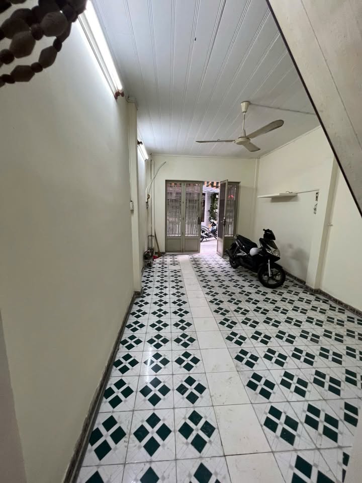 Nhà nguyên căn 48 Đồng Đen, Tân Bình 28m² giá 8.9 triệu - Thích hợp decor theo ý thích!