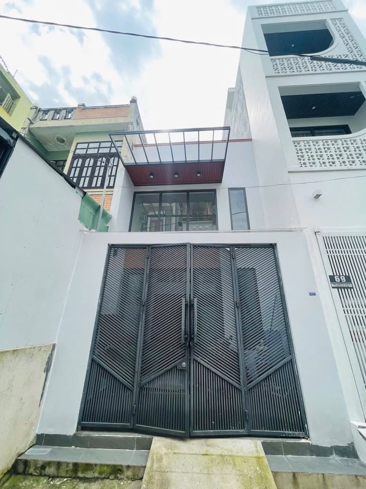 Nhà Trung Mỹ Tây, Quận 12, 56m² giá 5 tỷ - Sổ đỏ chính chủ, hẻm xe hơi!