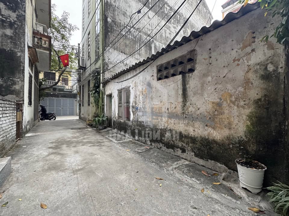 Nhà C4 Phân Lô Cán Bộ Cổ Nhuế 44m² - Tiện nghi, ô tô vào nhà!