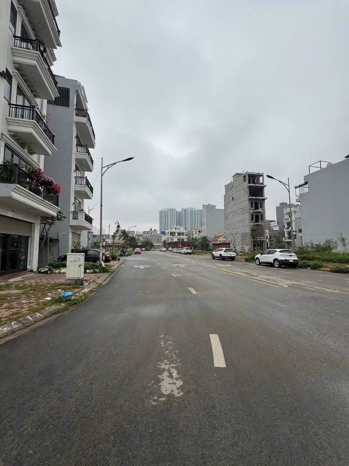 Đất mặt đường Hồ Sen, quận Lê Chân, 60m² giá 6.6 tỷ - Vị trí kinh doanh đắc địa!