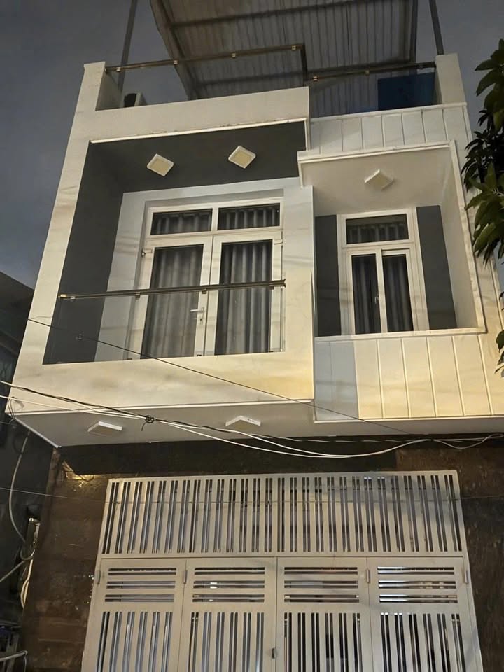 Bán nhà mặt tiền Lạc Long Quân, quận 11, 38m² giá 3,5 tỷ - Đầu tư sinh lời ngay!