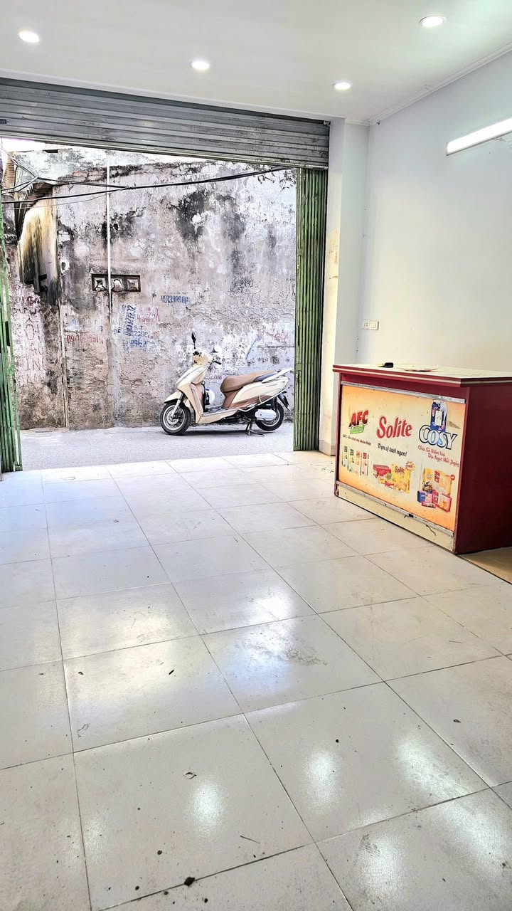 Nhà phố Tân Mai, 28m² giá 4 tỷ - Kinh doanh sầm uất, ô tô đỗ cửa!